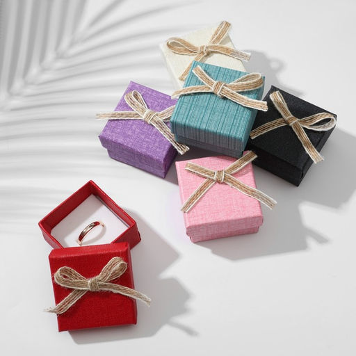 Цена за 6 шт. Коробочка подарочная под кольцо/серьги «Текстиль» яркий, 5×5 (размер полезной части 4.5×4.5 см), чёрная, вставка белая