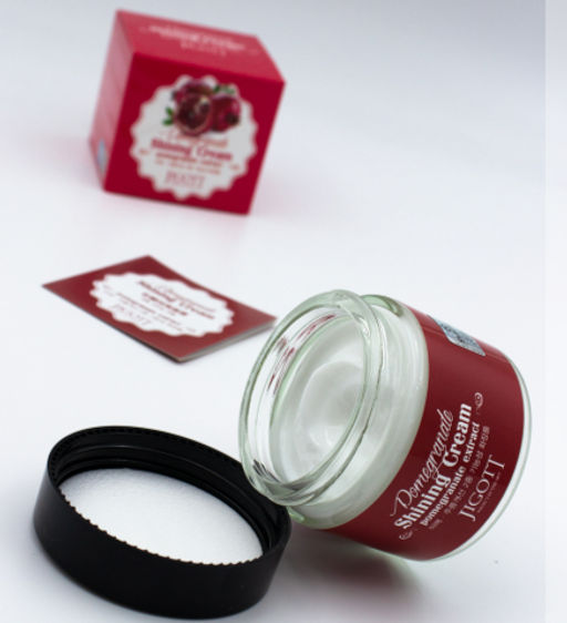 Крем с экстрактом граната для сияния кожи JIGOTT, 70 ML