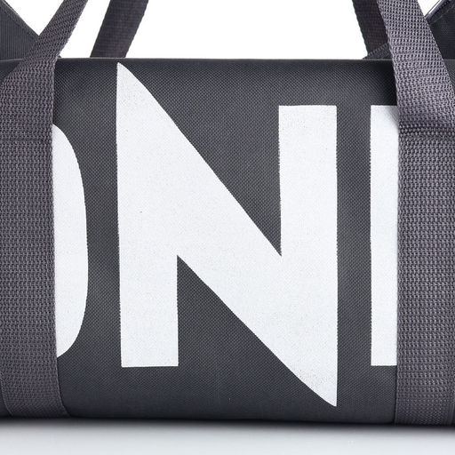 Сумка спортивная на молнии TEXTURA, с подкладкой, длинный ремень, маленький размер, с акцентным принтом, серая