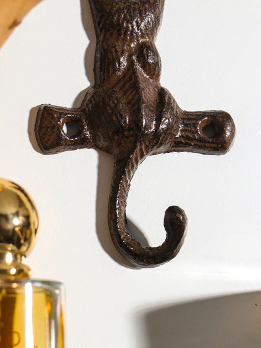 Крючок настенный «Котёнок», ключница декоративная, чугун, 7.2×1.8×10 см