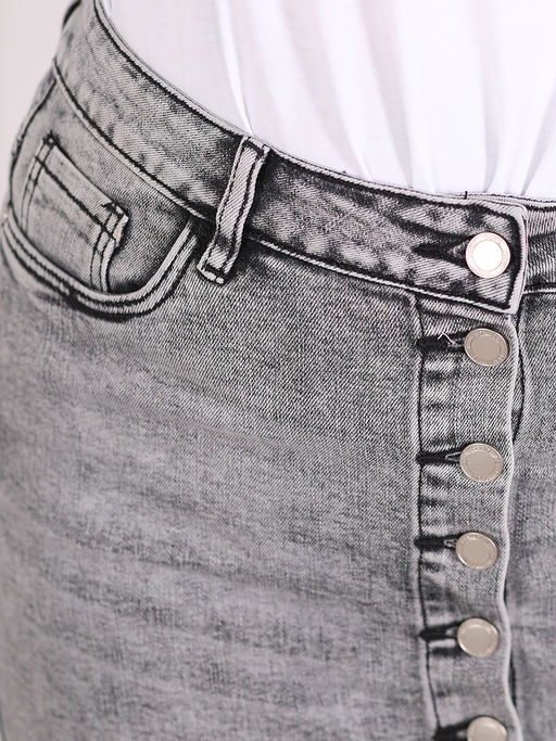 Юбка джинсовая серая на пуговицах спереди - Almond фото 4