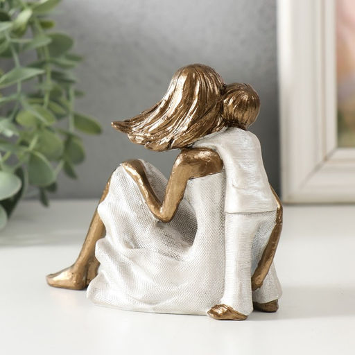 Фигурка полистоун «Мама с сыном - объятия», 13.5×6×11.5 см