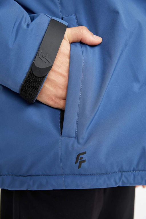 Водоотталкивающее водонепроницаемое пальто приталенного кроя DeFactoFit с флисовой подкладкой и капюшоном  фото 5