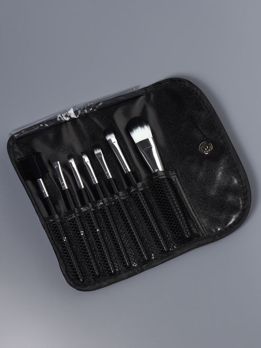 Набор кистей для макияжа SMOKY, 7 шт., футляр с кнопкой, чёрный