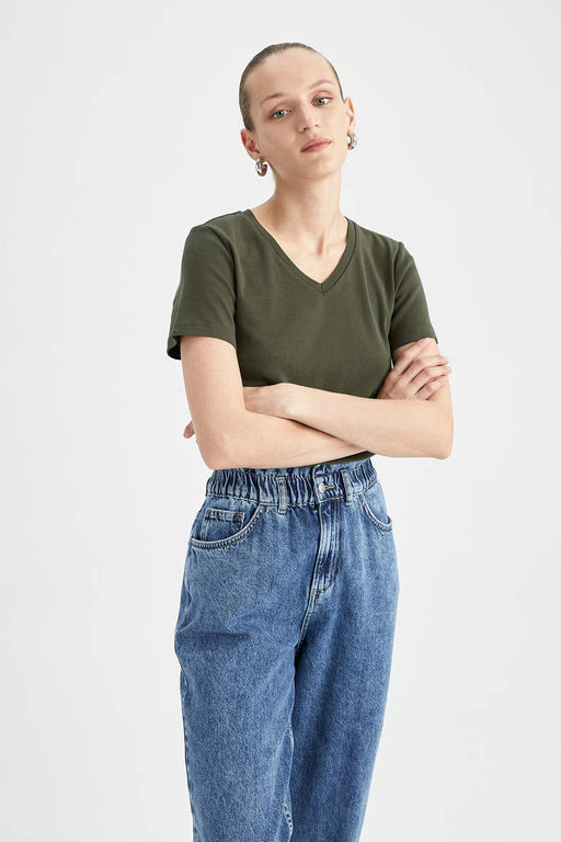 Базовая футболка из 100 % хлопка с короткими рукавами и v-образным вырезом приталенного кроя - Defacto фото 4