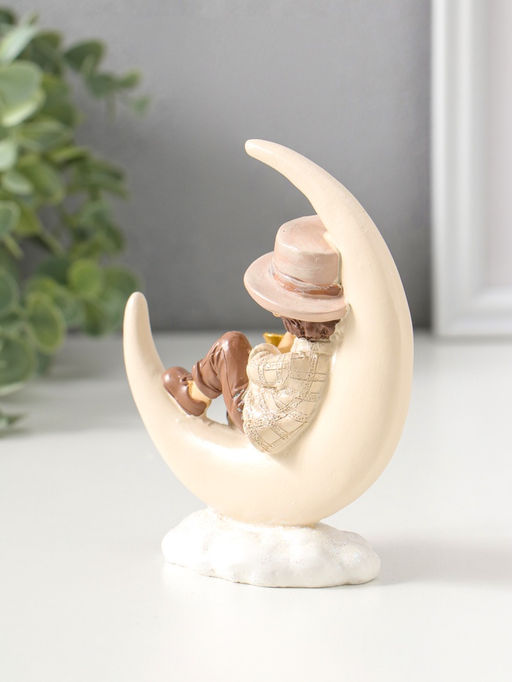 Сувенир полистоун "Мальчик на месяце играет на трубе" 13 см