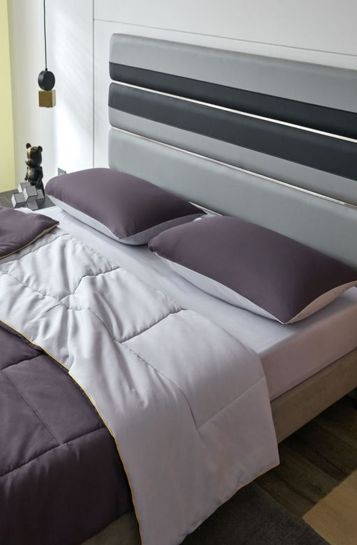 Одеяло Mency средней плотности однотонное с простыней на резинке и наволочками ODMENOR06