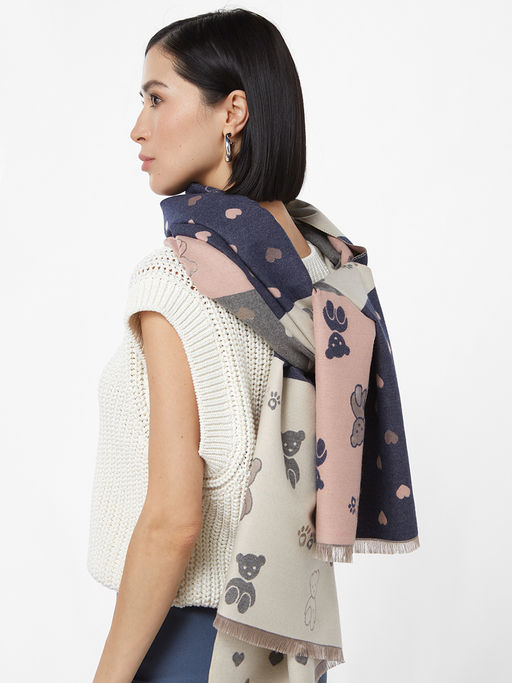 в составе ШЕРСТЬ и КАШЕМИР Большой, мягкий, теплый двусторонний палантин с принтом. - Tantino фото 8