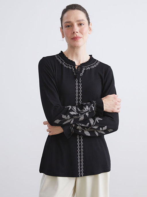 F?rf?rl? Ba?lamal? Yaka Desenli Bluz