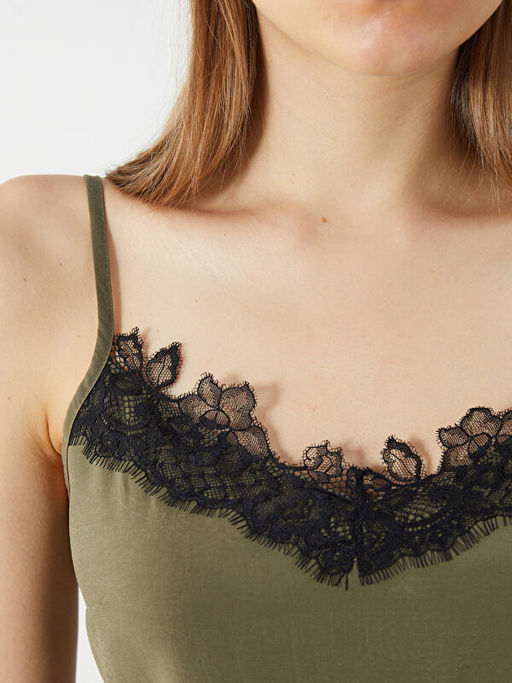 V Yaka Dantel Detayl? Ask?l? Modal Kar???ml? Bluz