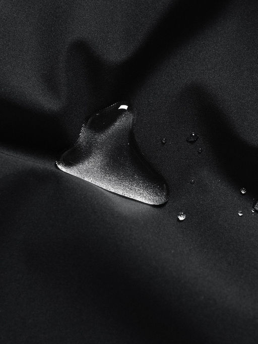 Парка зимняя подростковая для девочки с капюшоном и мехом черного цвета 9536Ch