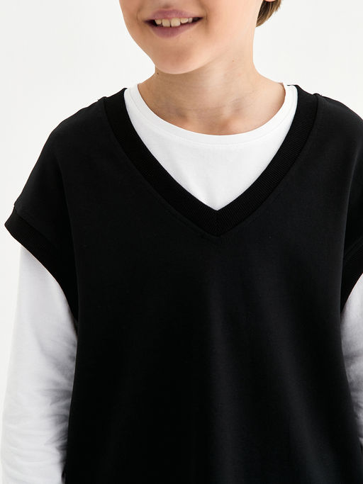 Черный жилет