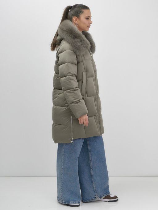 Пальто зимнее утепленное с мехом и капюшоном тренд коричневого цвета 7630K - Visdeer фото 15