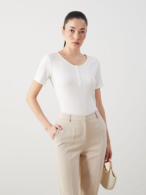 Bisiklet Yaka Dokulu Kad?n Ti??rt