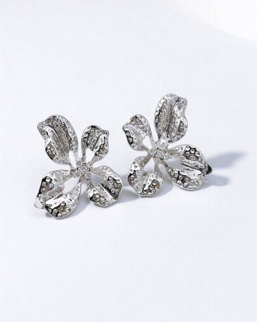 Стильные серьги