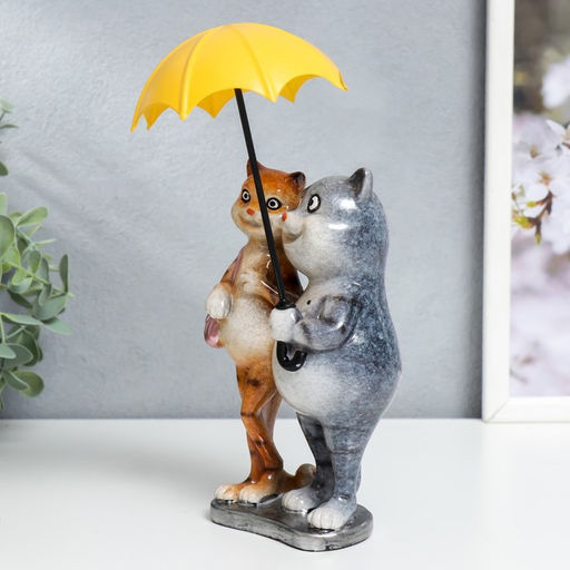 Фигурка полистоун лак «Котики. Прогулка под зонтом», 21.5×10×11.2 см