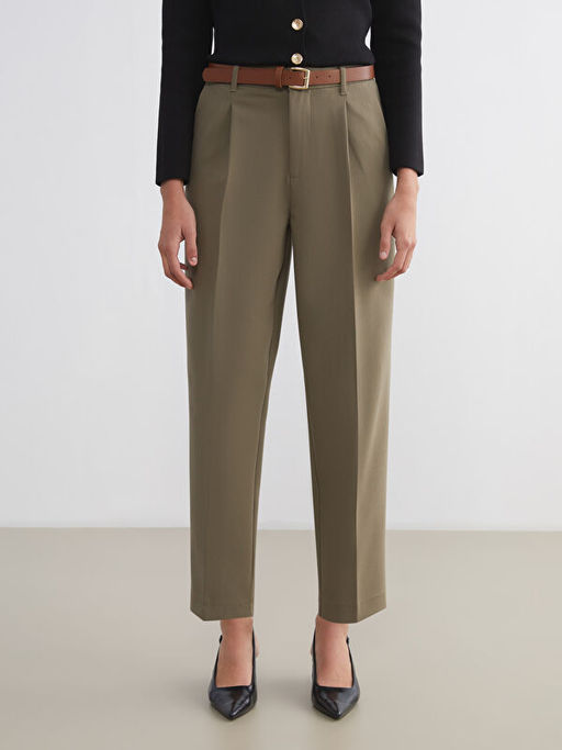 Beli Kemerli Havu? Kesim Kad?n Pileli Pantolon