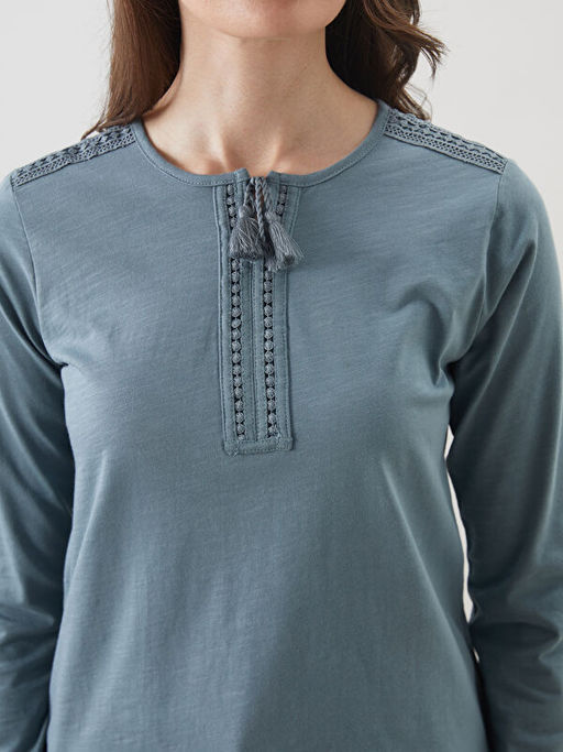 Ba?lamal? Yaka Nak??l? Kad?n Bluz