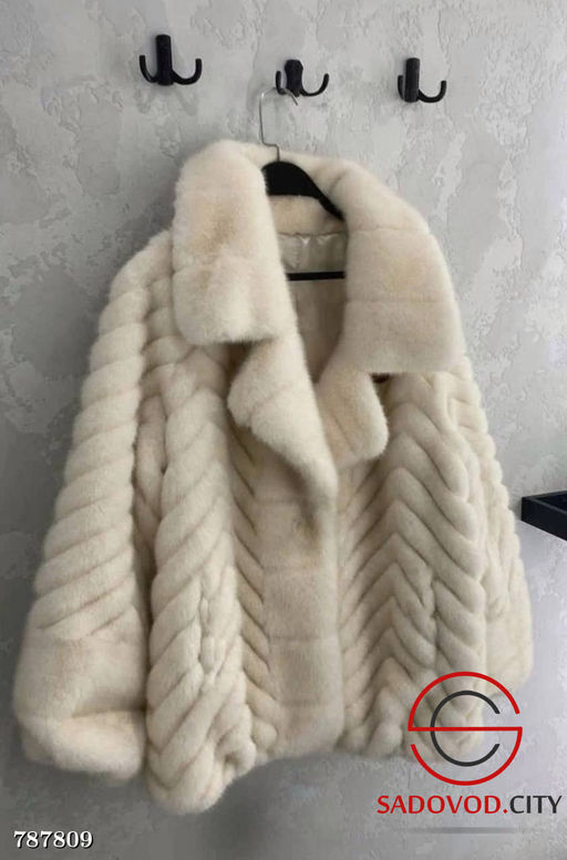 Женская короткая искусственная шуба