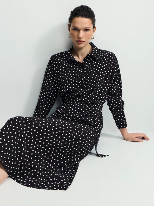 Приталенное платье с принтом в горошек / Zarina