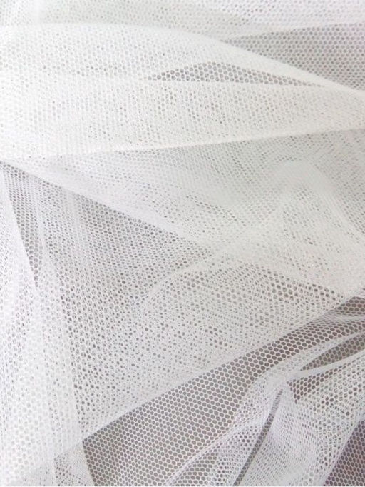 Цена за 180 шт. Ткань сетка для шитья, 40 г/м², ширина 160 см, белая