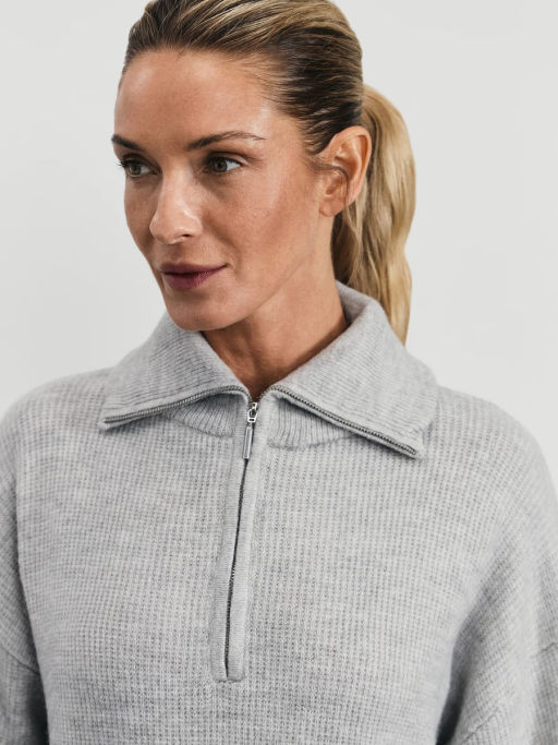 Джемпер на молнии с отложным воротником / Zarina