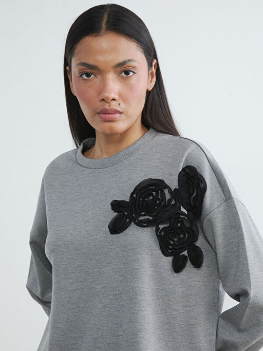 ?i?ek Aplikeli Oversize Kad?n Sweatshirt Tunik