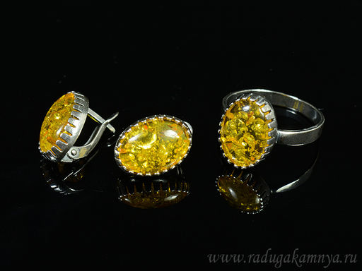 Кольцо Серьги с янтарем имитация размер 17