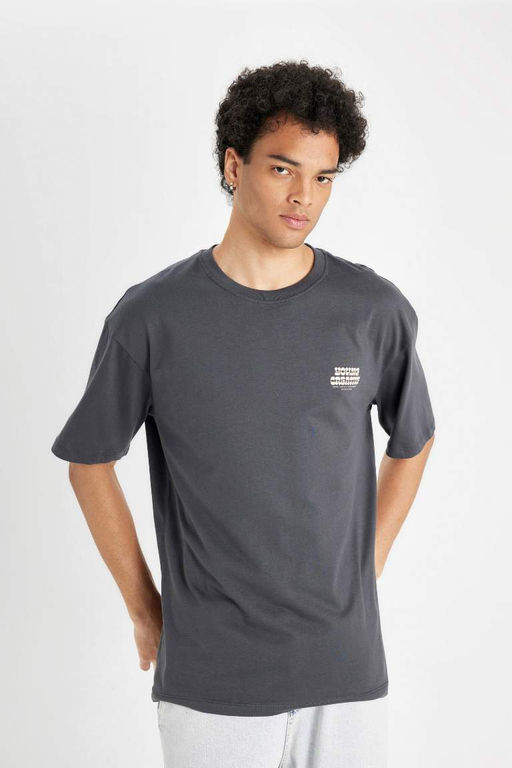 Футболка Comfort Fit с круглым вырезом и короткими рукавами с принтом на спине - Defacto фото 4