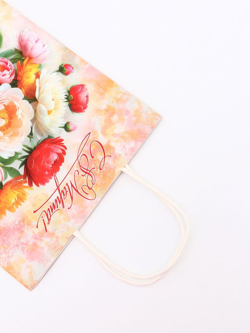 Цена за 2 шт. Пакет подарочный крафт С 8 Марта! 21?11?27 См