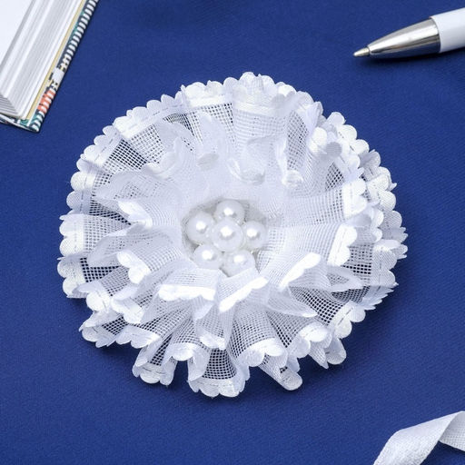 Цена за 6 шт. Бант для волос на резинке «Школьница», цветок жемчужный, d=8 см, белый