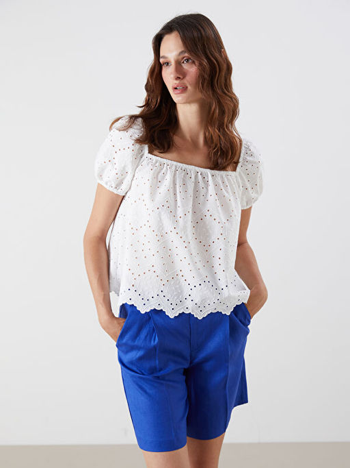 Kare Yaka Ajurlu Balon Kollu Brode Bluz