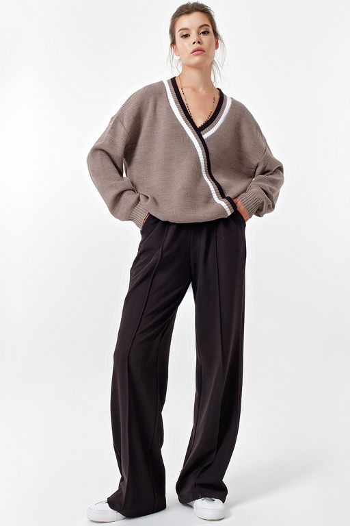 Пуловер вязаный оверсайз со спущенным плечом из хлопка капучино