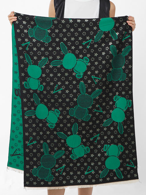 в составе ШЕРСТЬ и КАШЕМИР  Большой, мягкий, теплый двусторонний палантин с принтом. - Tantino фото 2