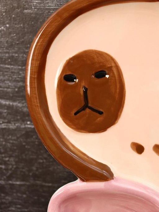 Тарелка керамическая iLikeGift Capybara bow tie, 18,4х20,5х2,4 см