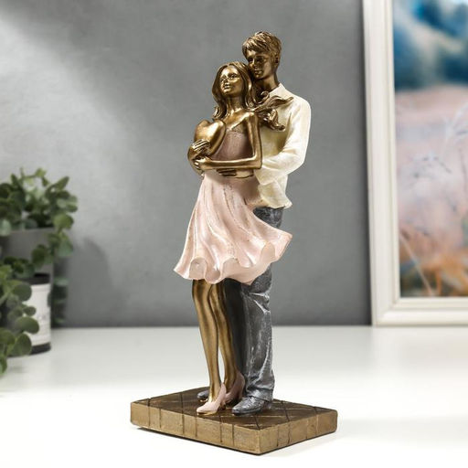 Фигура полистоун Влюблённая пара с сердцем - объятия, 25.5?8.5?11 см