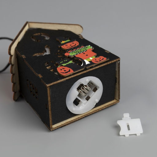 Светодиодная фигурка подвесная «Дом Джека» 7×9.5×6 см, пластик, батарейки LR1130×3 (в комплекте), свечение тёплое белое