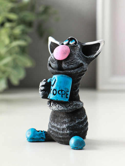 Фигура "Кот с кружкой" 8 см