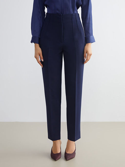 B?y?k Beden Standart Fit Kad?n Cigarette Pantolon