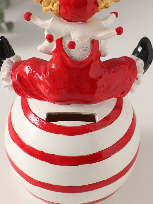 Копилка для денег «Клоун в цилиндре, на надувном мяче», полистоун, красно-белый, 12.5×11×20.5 см