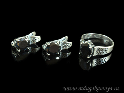 Кольцо серьги с цирконом искусственным, цв.черный размер 18