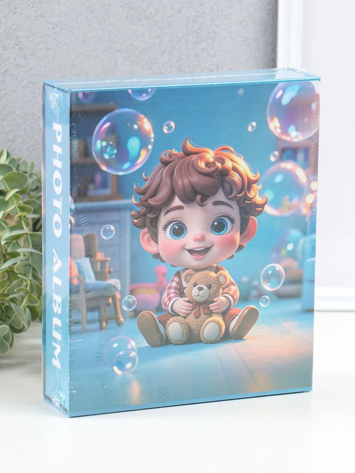 Фотоальбом на 80 фото 10х15 см "Мальчик в клетчатой рубашке с мишкой" в коробке 5х19х22,8 см   10962