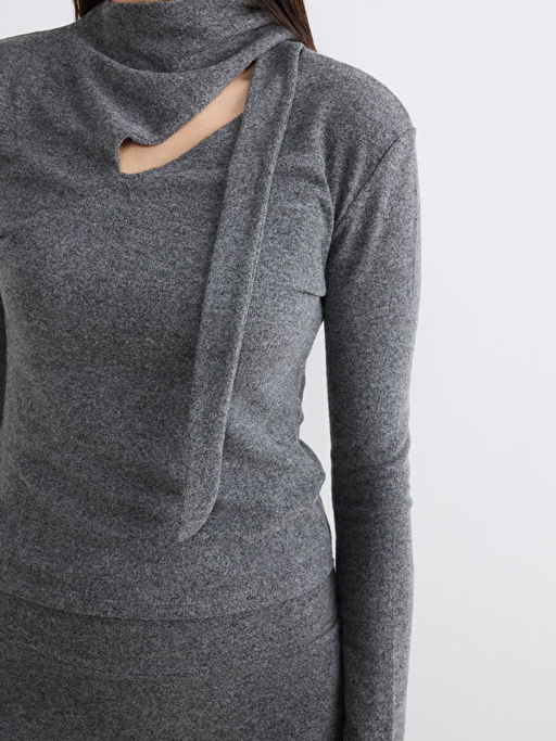 Ba?lamal? Yaka Kad?n Triko Kazak