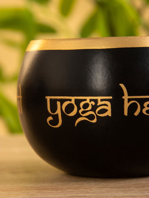 Свеча в чаше Yoga heal the soul, 200 г, 8.5×7 см, соевый воск, чёрная