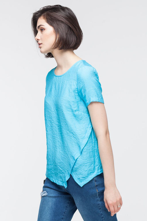 Блузка с асимметричной линией низа