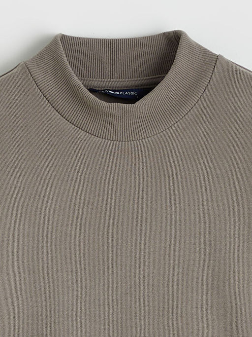 Dik Yaka Erkek Sweatshirt