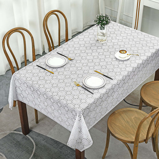 Скатерть ПВХ "Гербера" 137х110см, длина стола до 90см, на 4 персоны, "LACE" фактурная, на пленке, белый, упак. "классическая" п/э 28х41см т.м. "Домашняя Мода" (Китай)