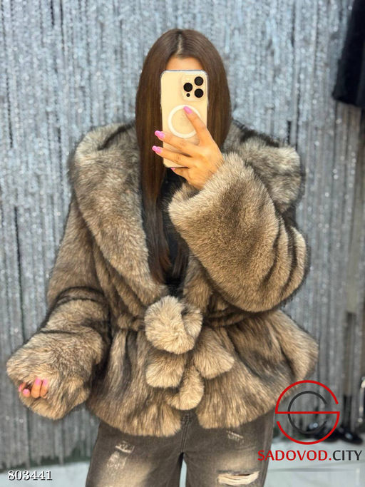 Шуба искусственная с капюшоном короткая