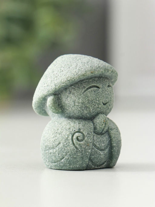 Фигурка песчаник «Маленький монах в азиатской шляпе», 3.5×4×4.5 см