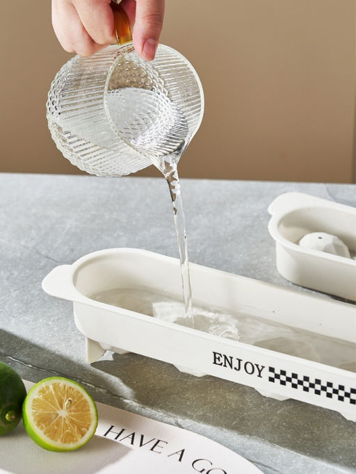 Форма для круглого льда "Four balls", 4 ячейки, белая (28*7,2*6,4 см)